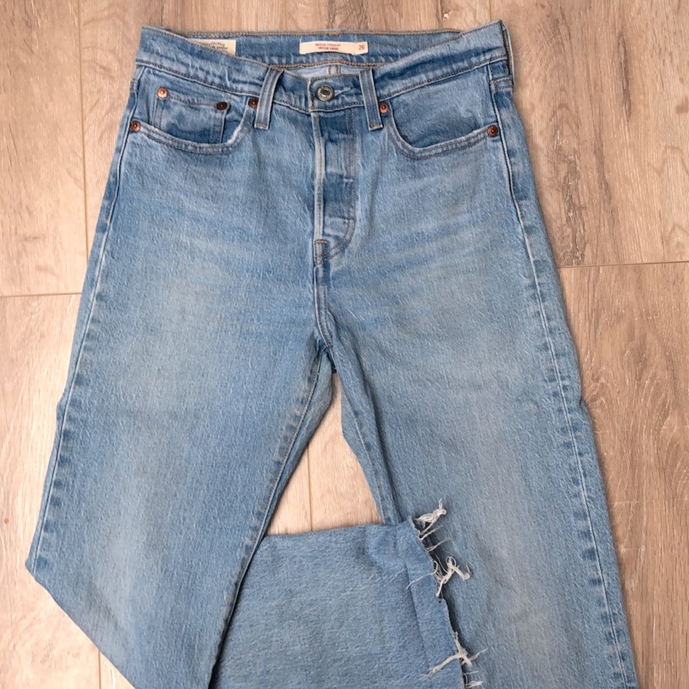 Levi’s premium wedgie straight size 26